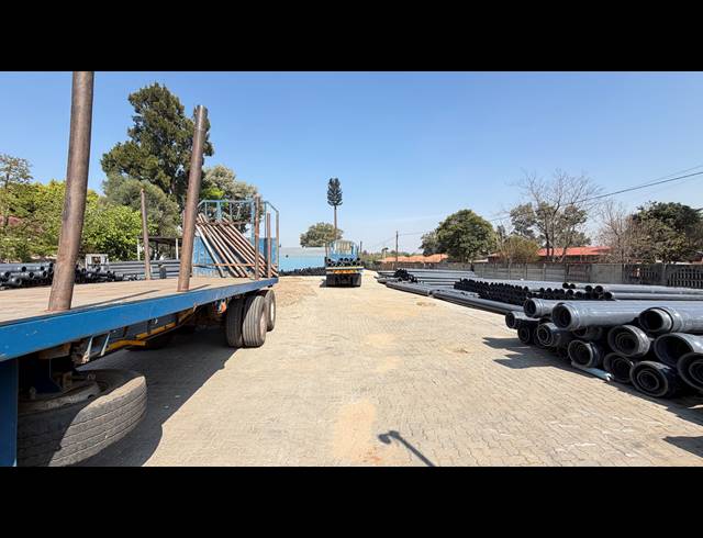 588M² INDUSTRIAL YARD FOR SALE IN PETIT